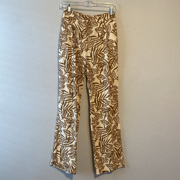 House of Harlow 1960
Printed Pleated Accents Pant Set - Picture 2 of 10